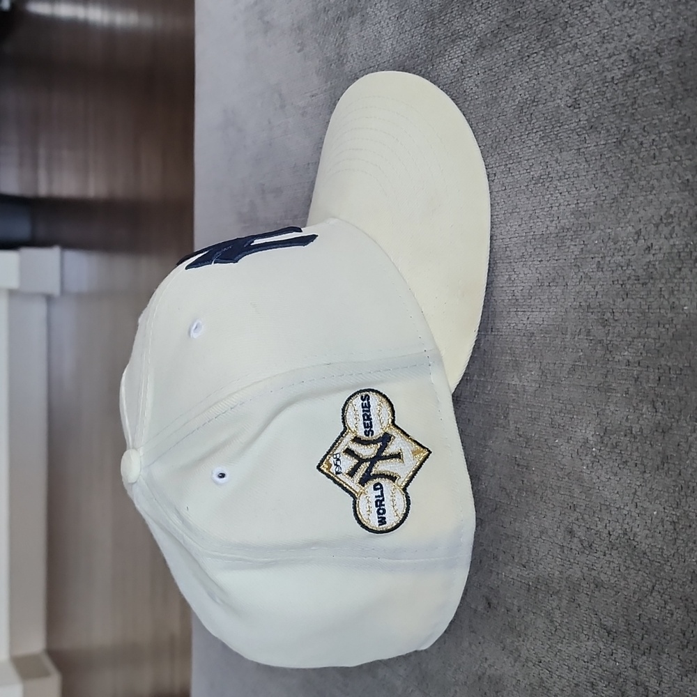 Yankees Cap - Picture 2 of 4